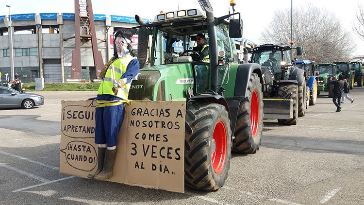 Una de las tractoradas recientes realizada por las opas. | MAURICIO PEÑA Una de las tractoradas recientes realizada por las opas. | MAURICIO PEÑA