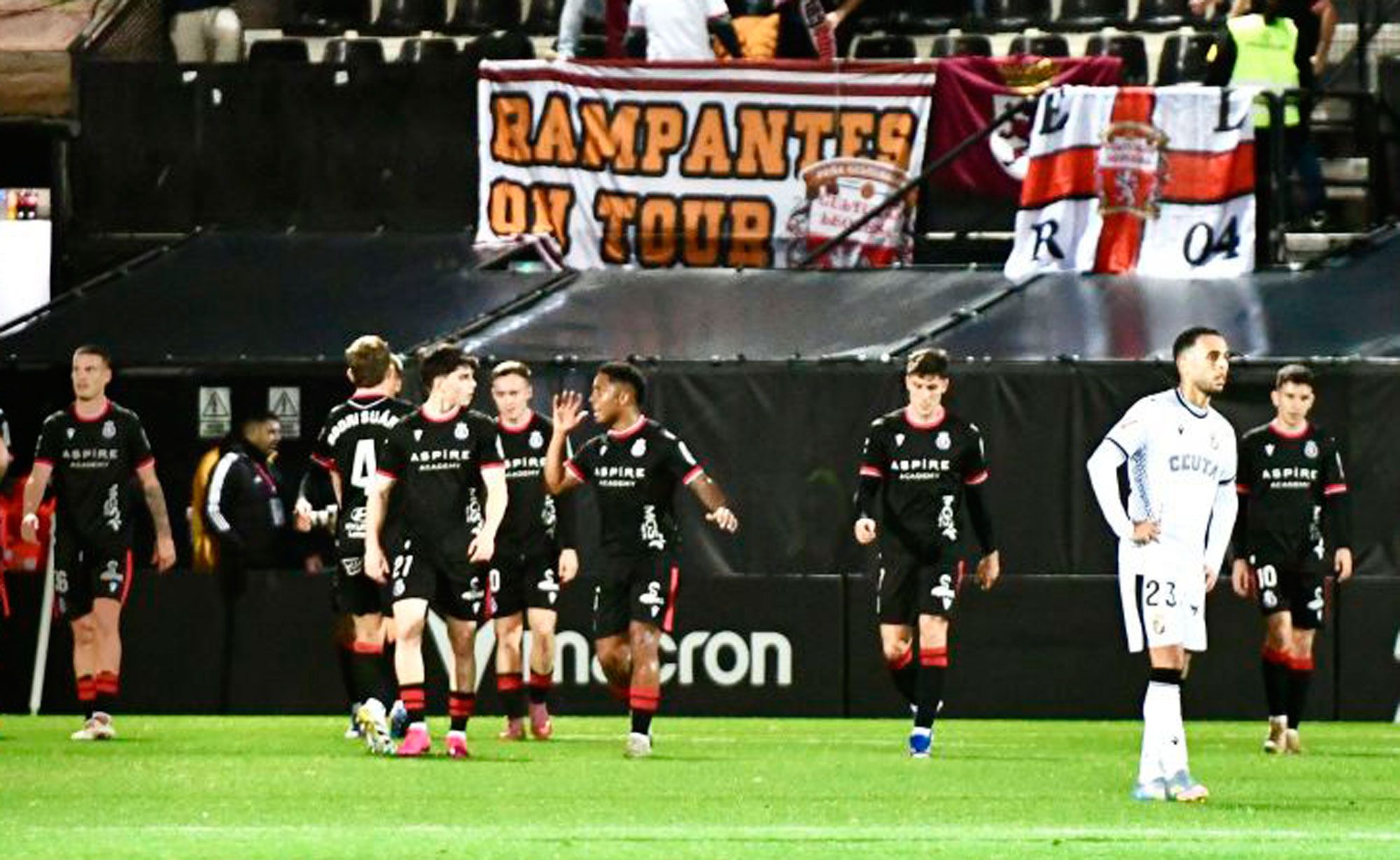 Tresaco festeja el gol de la Cultural en Ceuta. | LALIGA