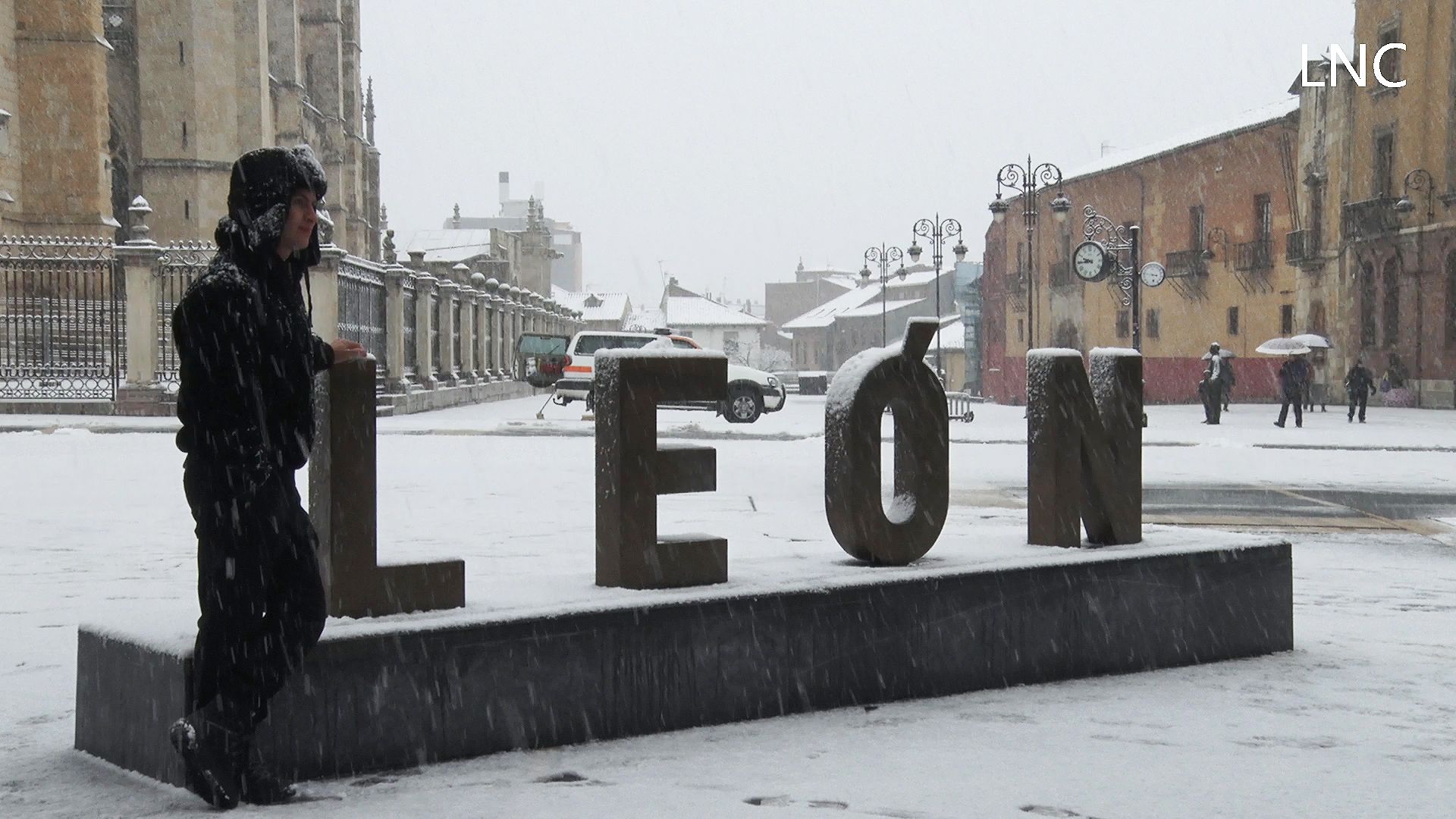 La borrasca Kristin trae un manto blanco a León