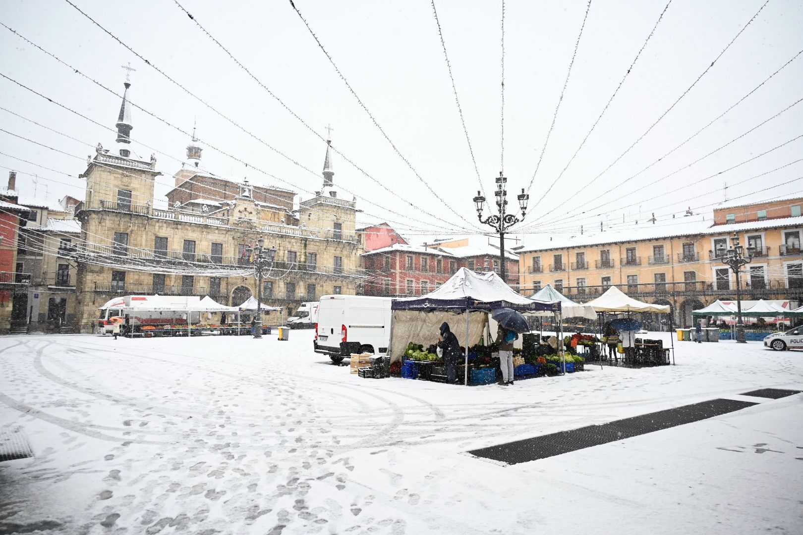La borrasca Kristin tiñe León de blanco (6)