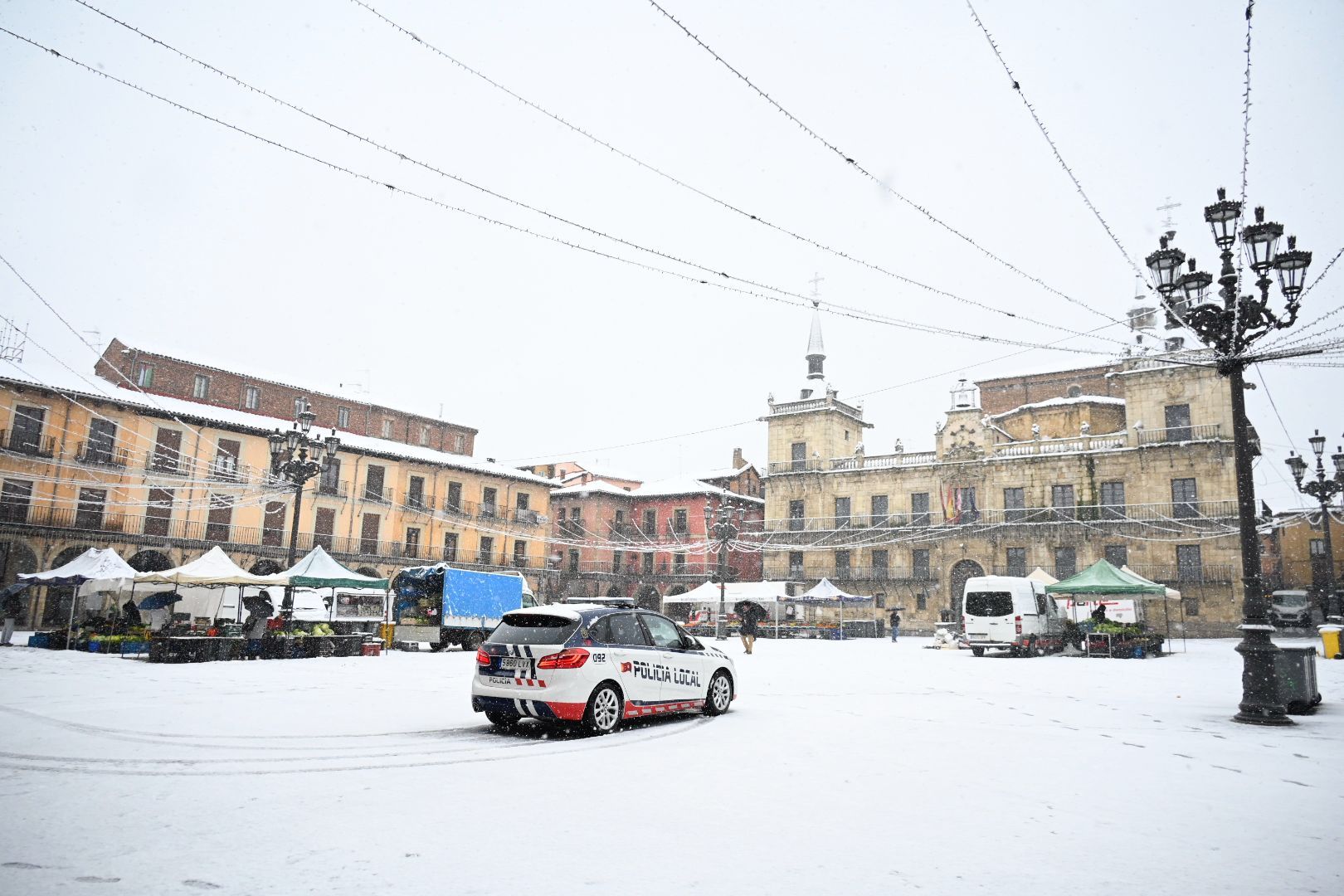 La borrasca Kristin tiñe León de blanco (8)