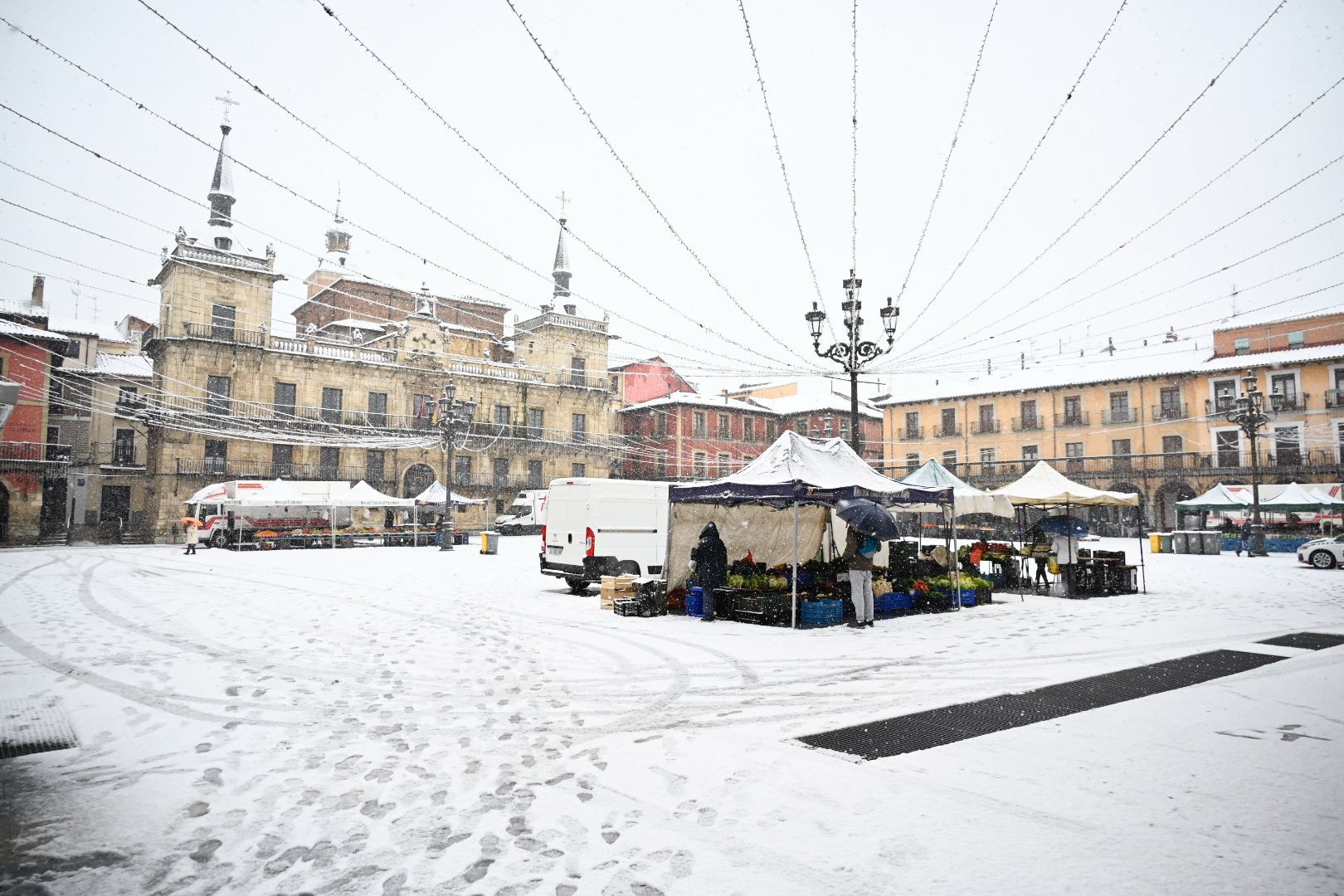 La borrasca Kristin tiñe León de blanco (9)