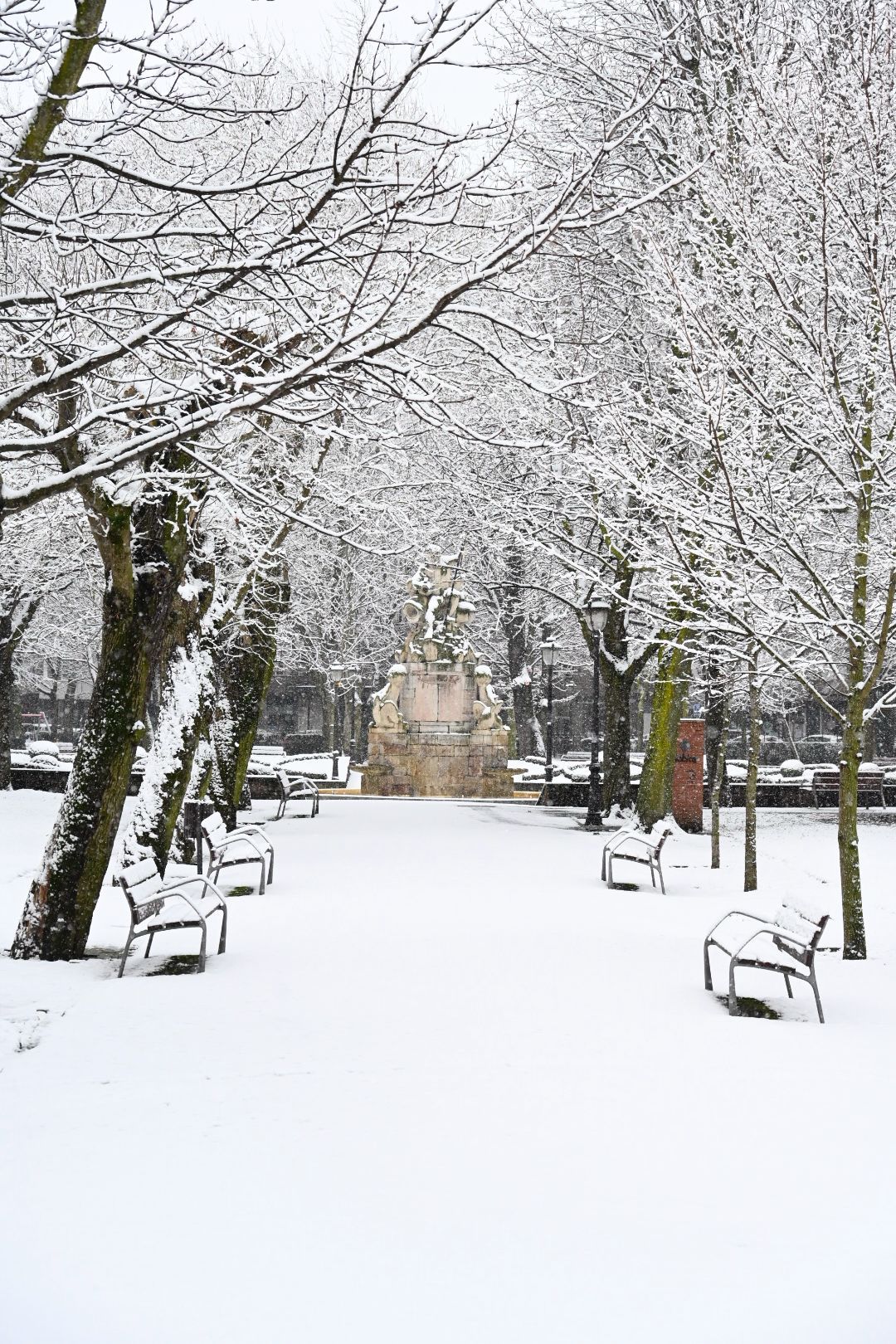La borrasca Kristin tiñe León de blanco (25)