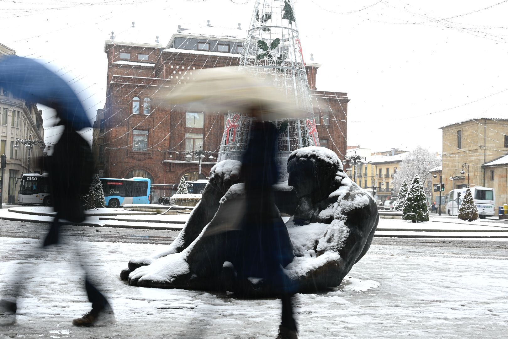 La borrasca Kristin tiñe León de blanco (26)