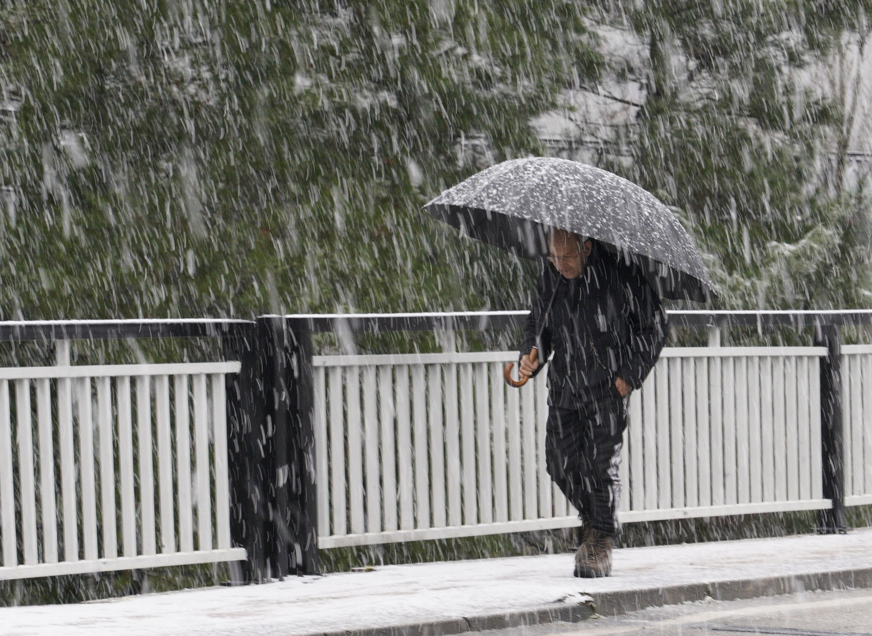 El temporal de nieve en El Bierzo. | CÉSAR SÁNCHEZ (ICAL)