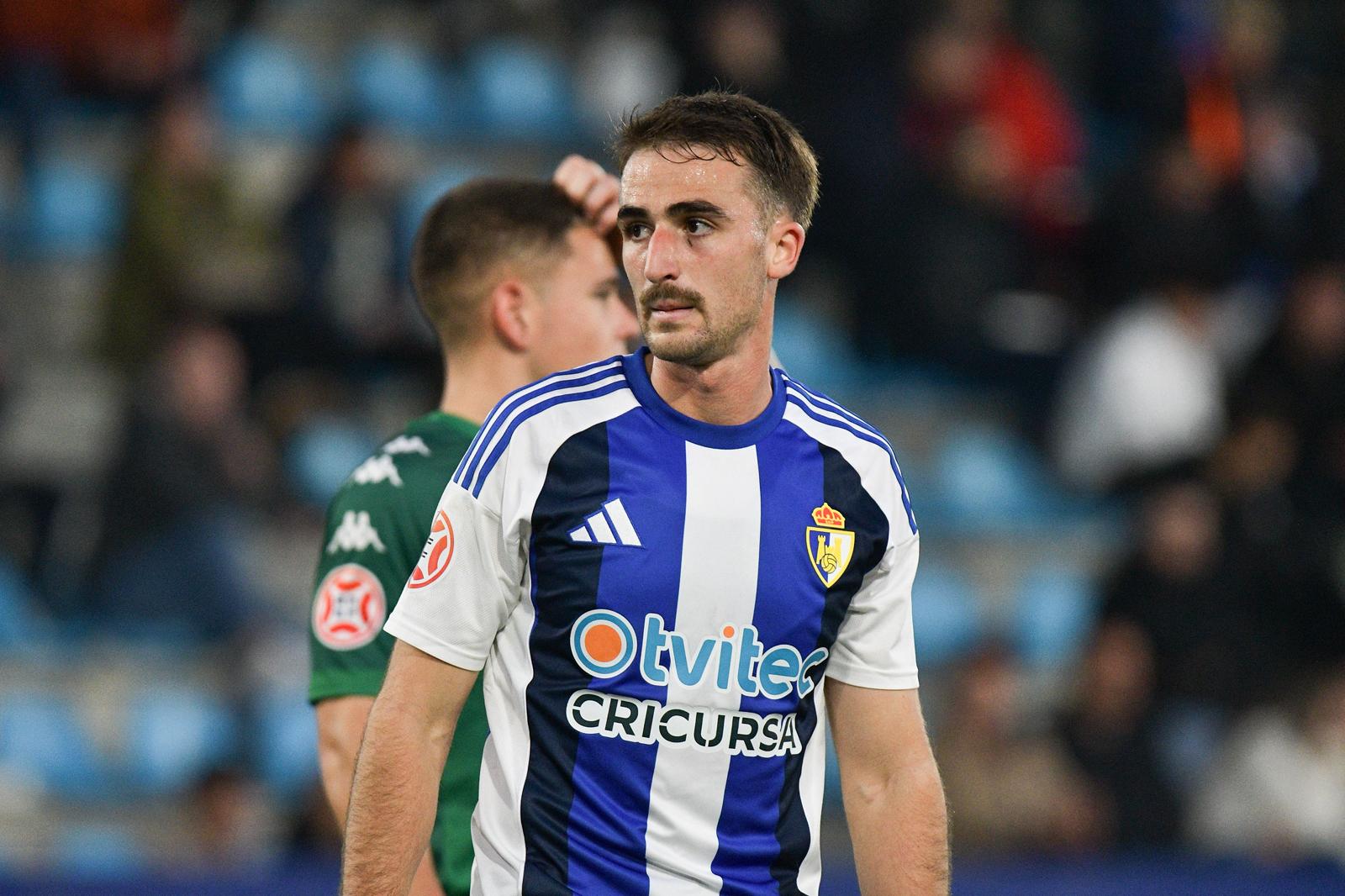 Eneko Aguilar durante el partido contra el Arenteiro en El Toralín. | QUINITO