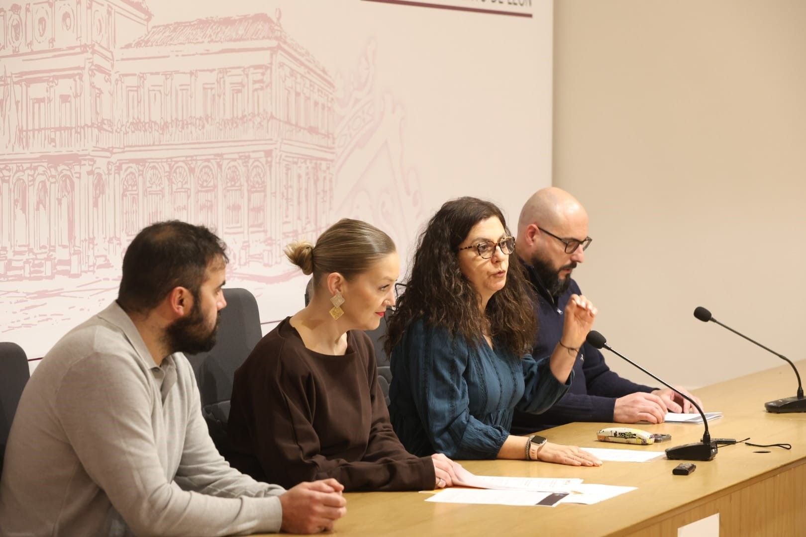 Un instante de la presentación del concurso 'La mejor tapa de León 2026'. | FERNANDO OTERO