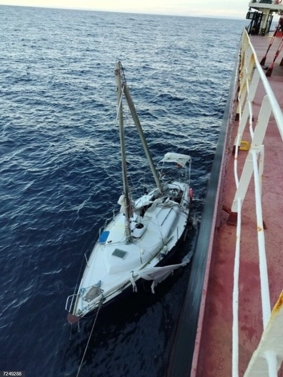 Rescate del velero de Aureliano, hallado en aguas de Argelia. | EUROPA PRESS