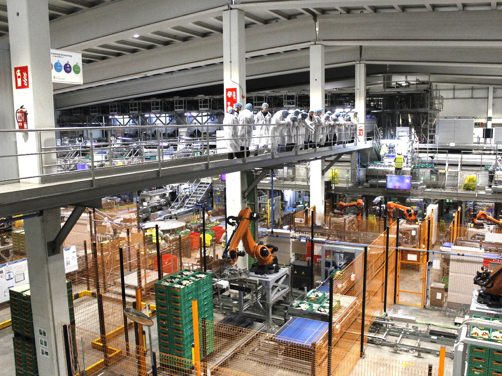 Los estudiantes visitan las instalaciones de la fábrica | L.N.C.