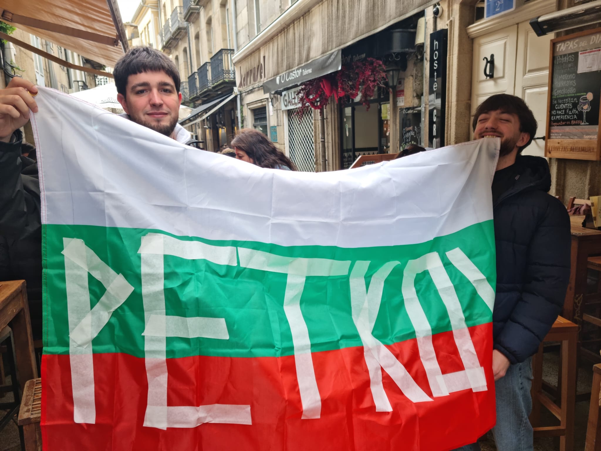 La afición de la Ponferradina se desplazó a Lugo para vivir de cerca el 'Derbi de los Ancares'. ENRIQUE RAMÓN (6)