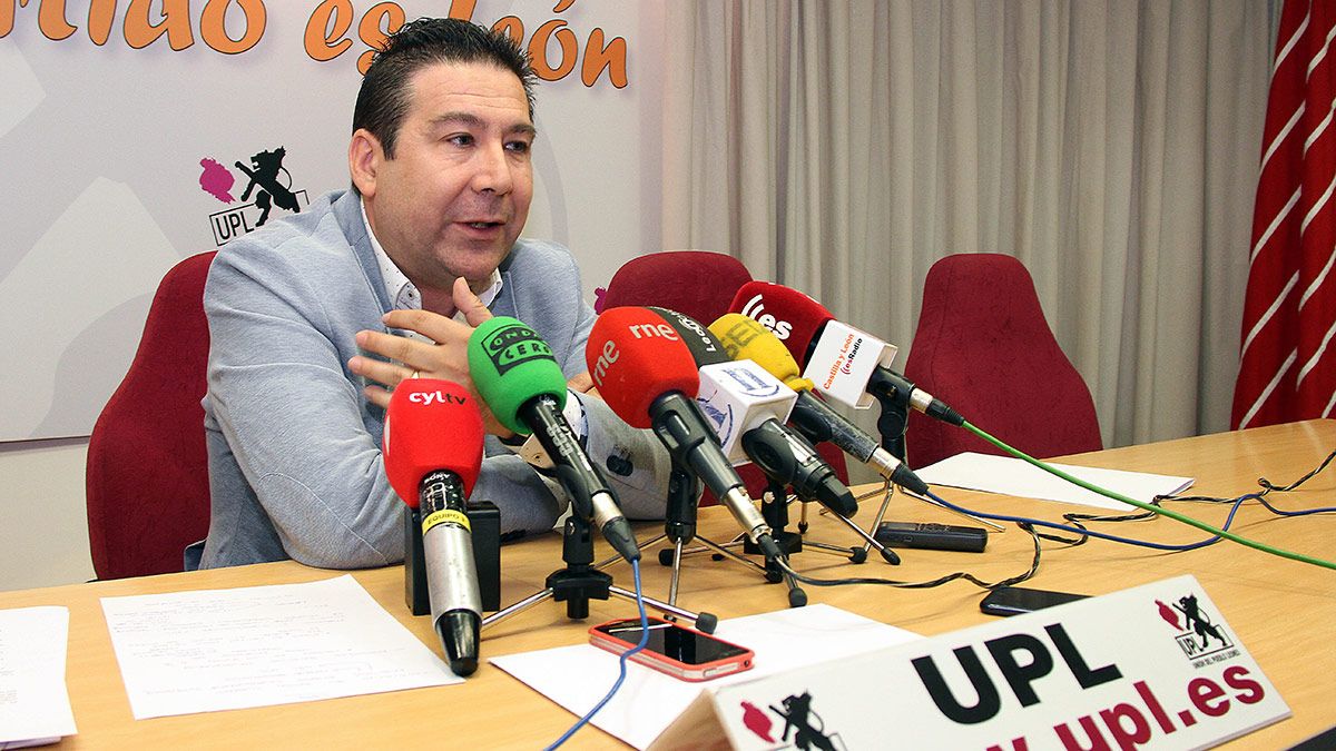 El procurador leonesista en las Cortes, Luis Mariano Santos. | ICAL El procurador leonesista en las Cortes, Luis Mariano Santos. | ICAL