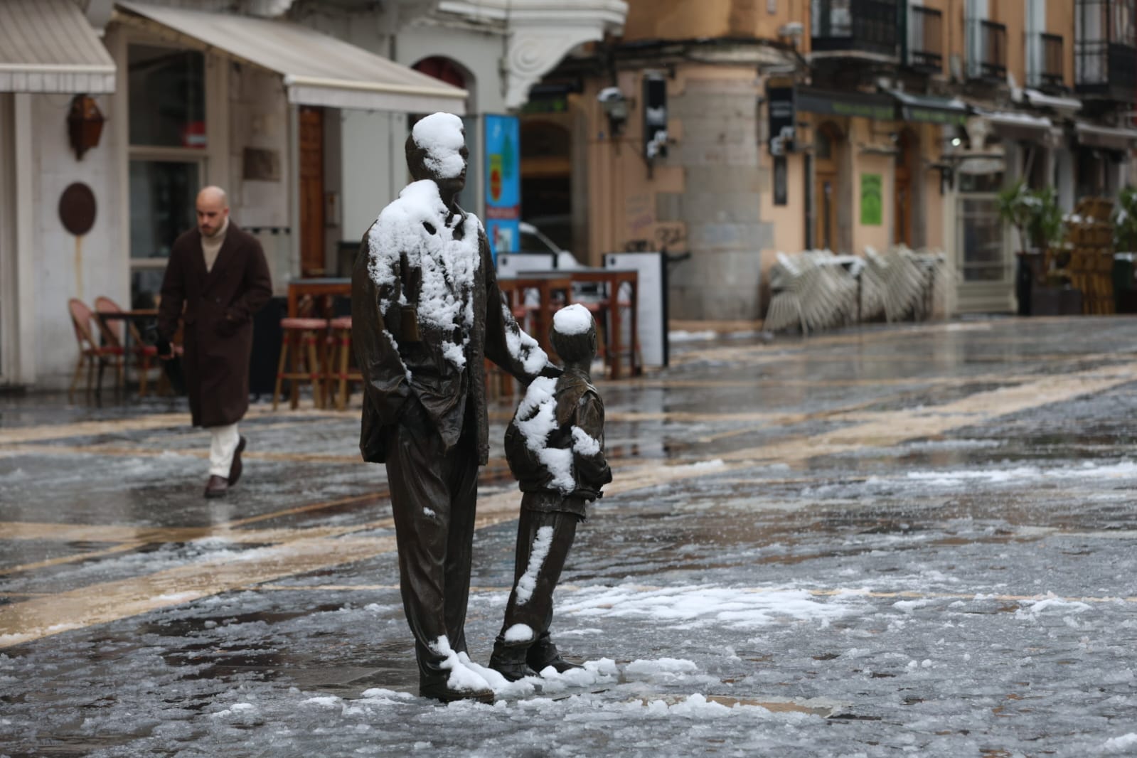 La borrasca Leonardo trae más nieve a León (2)