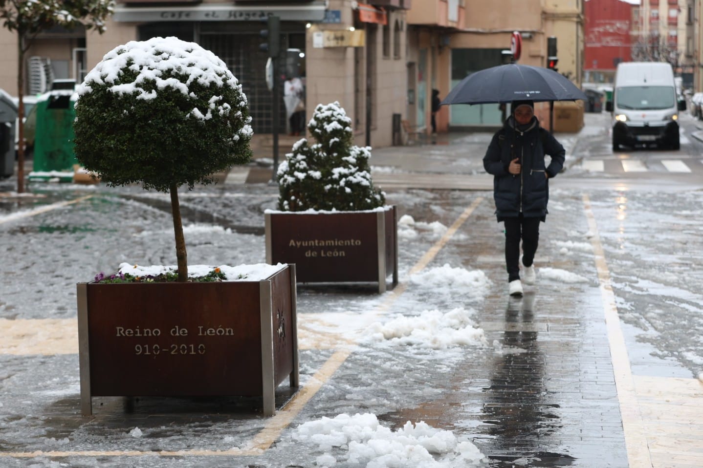 La borrasca Leonardo trae más nieve a León (4)