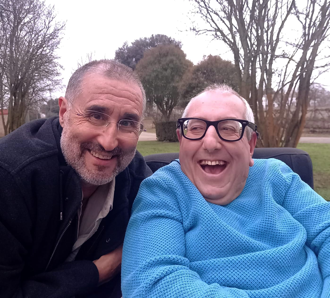 En la izquierda, Antonio Alonso Álvarez, pregonero del Carnaval de La Bañeza 2026. | L.N.C.