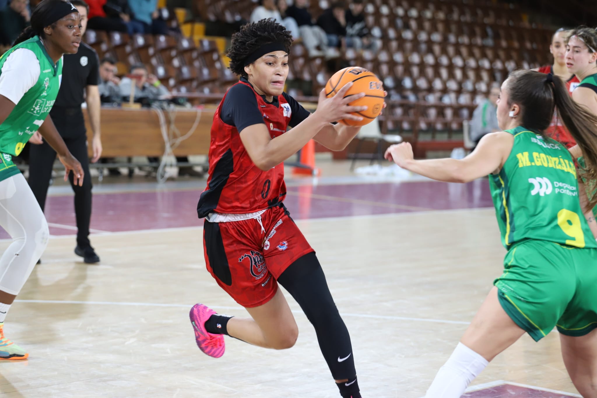 El BF León está en su momento más dulce de la temporada. iSAAC LLAMAZARES El BF León está en su momento más dulce de la temporada. iSAAC LLAMAZARES