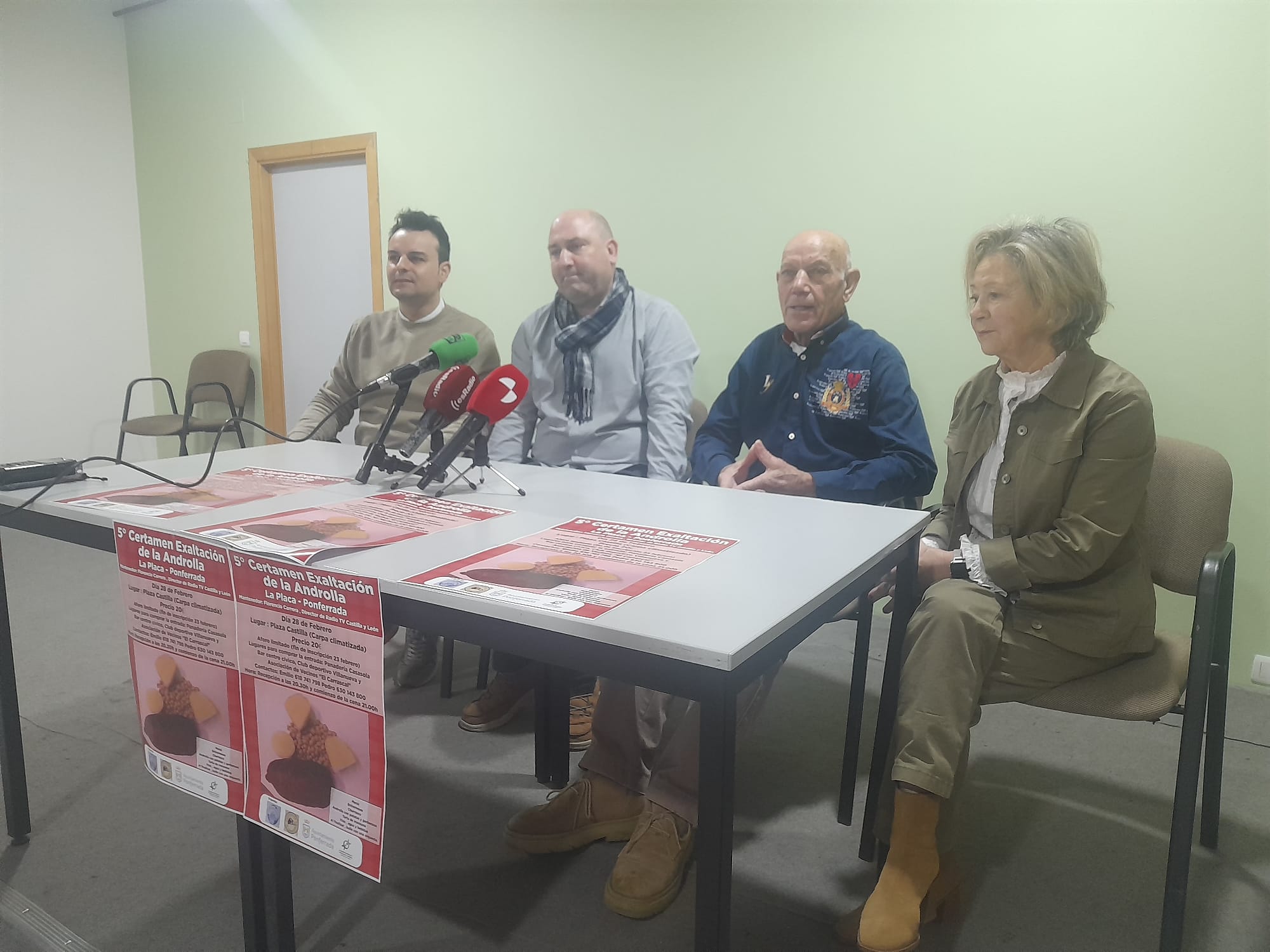 Presentación del festival en el barrio de La Placa. | MAR IGLESIAS
