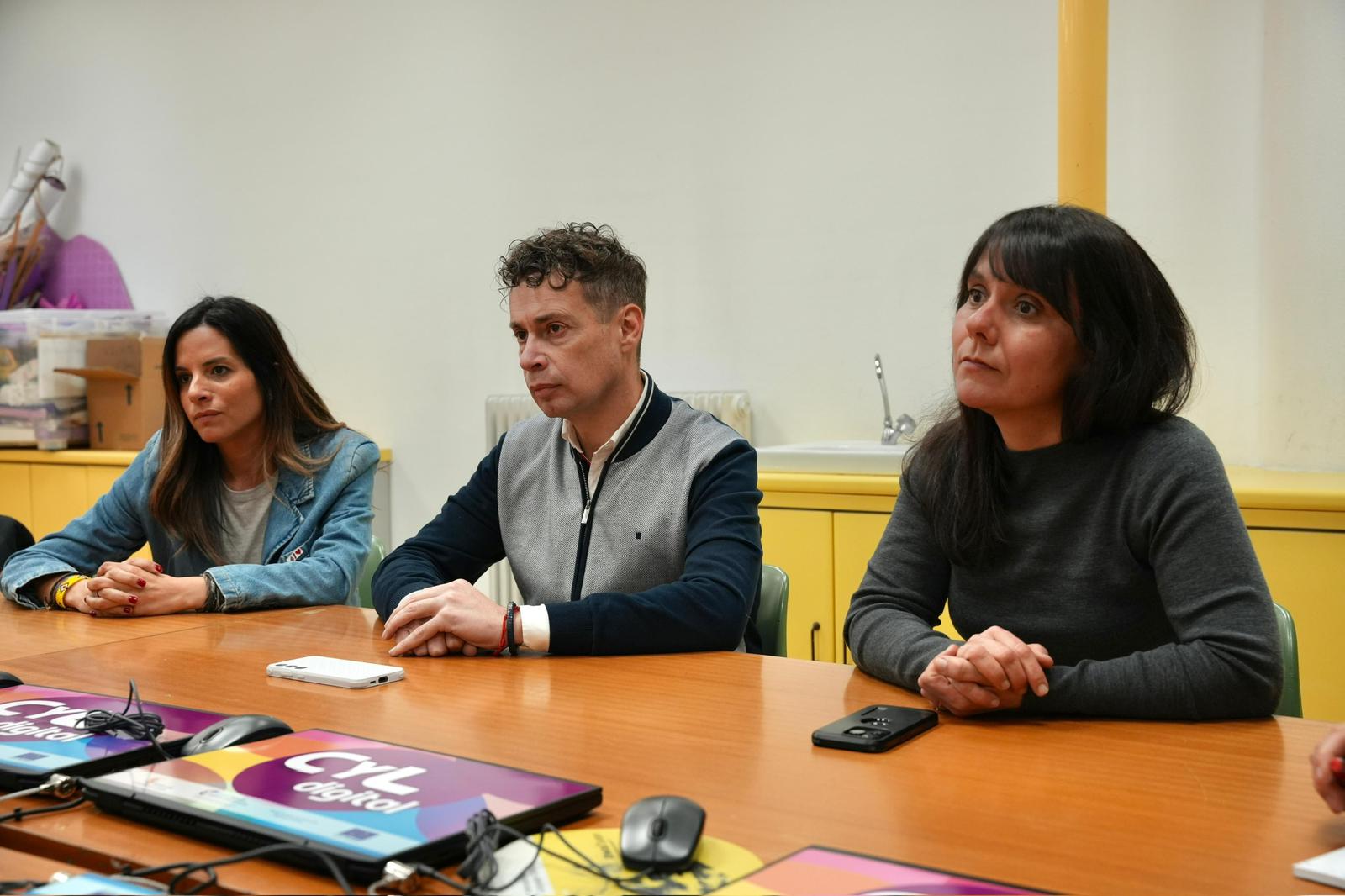 Los representantes del PSOE se reunieron con los del instituto de Villablino