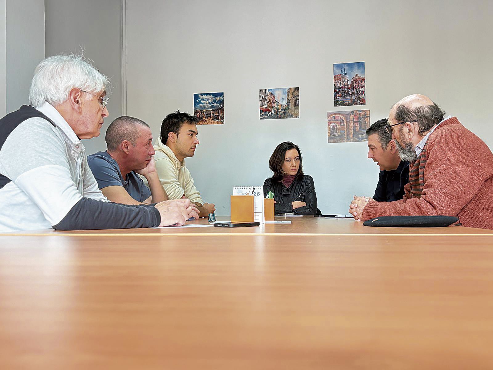 Un instante de la reunión de UPL con la plataforma ‘Más vuelos, más futuro para León’ | L.N.C.