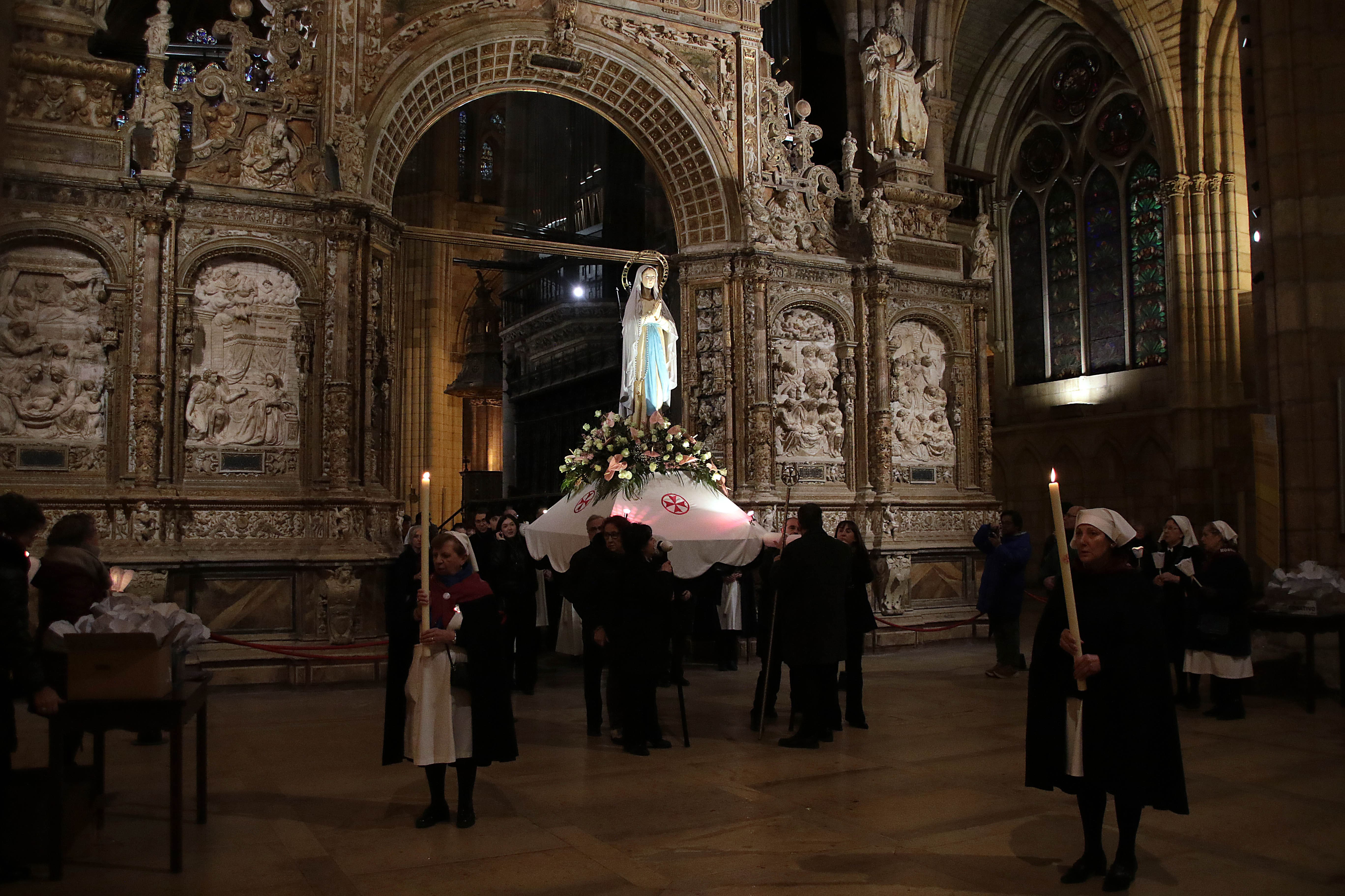 Procesión de antorchas de la Hospitalidad de Nuestra Señora de Lourdes
