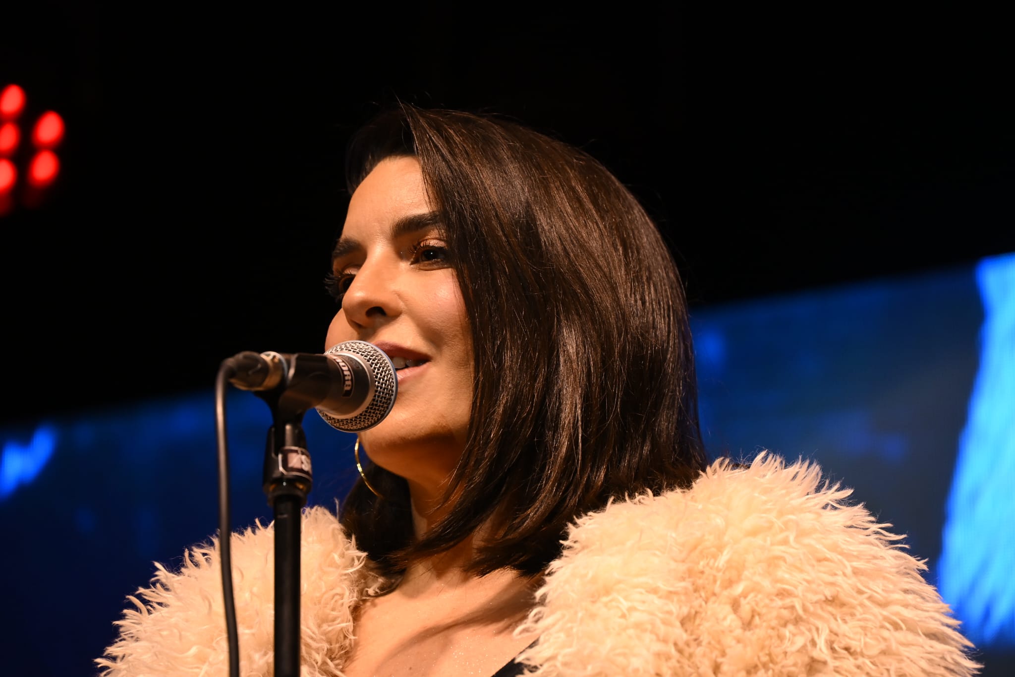 Actuación musical de Ruth Lorenzo.