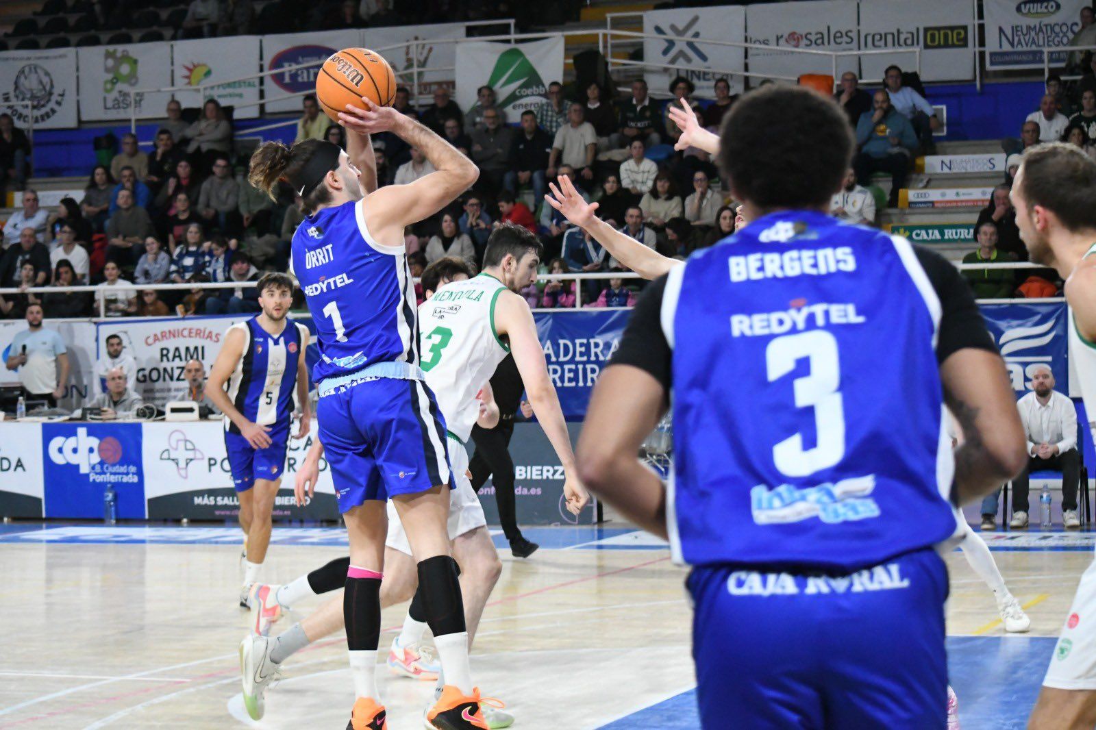 El Clínica Ponferrada se llevó el partido ante Toledo por 89 63 en uno de los mejores partidos de la temporada. CPSDP