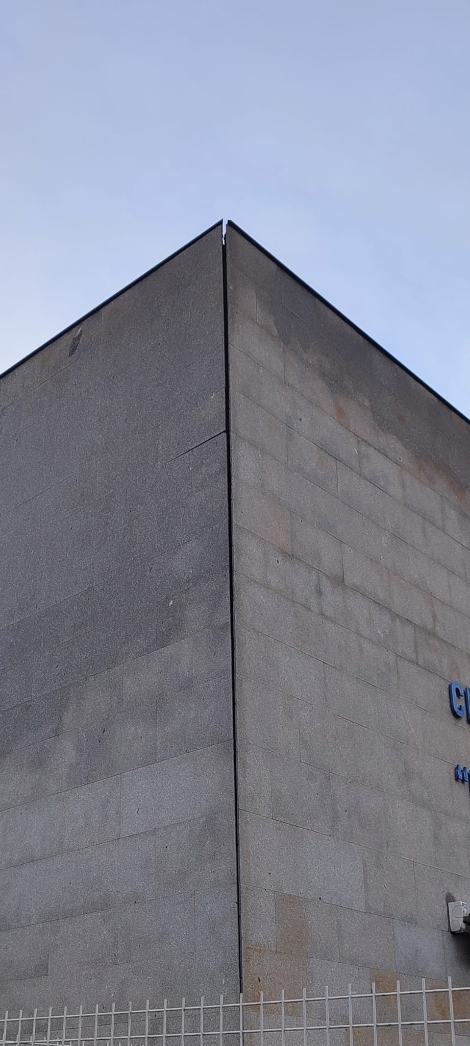 Grieta detectada en el centro.