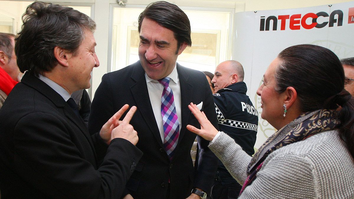 Juan Carlos Suárez-Quiñones junto al alcalde de Ponferrada, Samuel Folgueral. | CÉSAR SÁNCHEZ (ICAL)