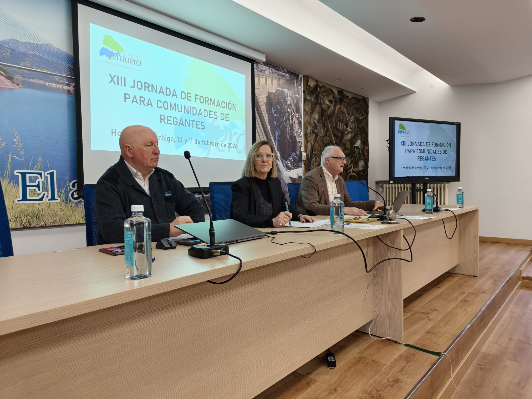 Manuel Mantecón, María Jesús Lafuente y Eloy Bailez durante la inauguración de la jornada. | A. RODRÍGUEZ