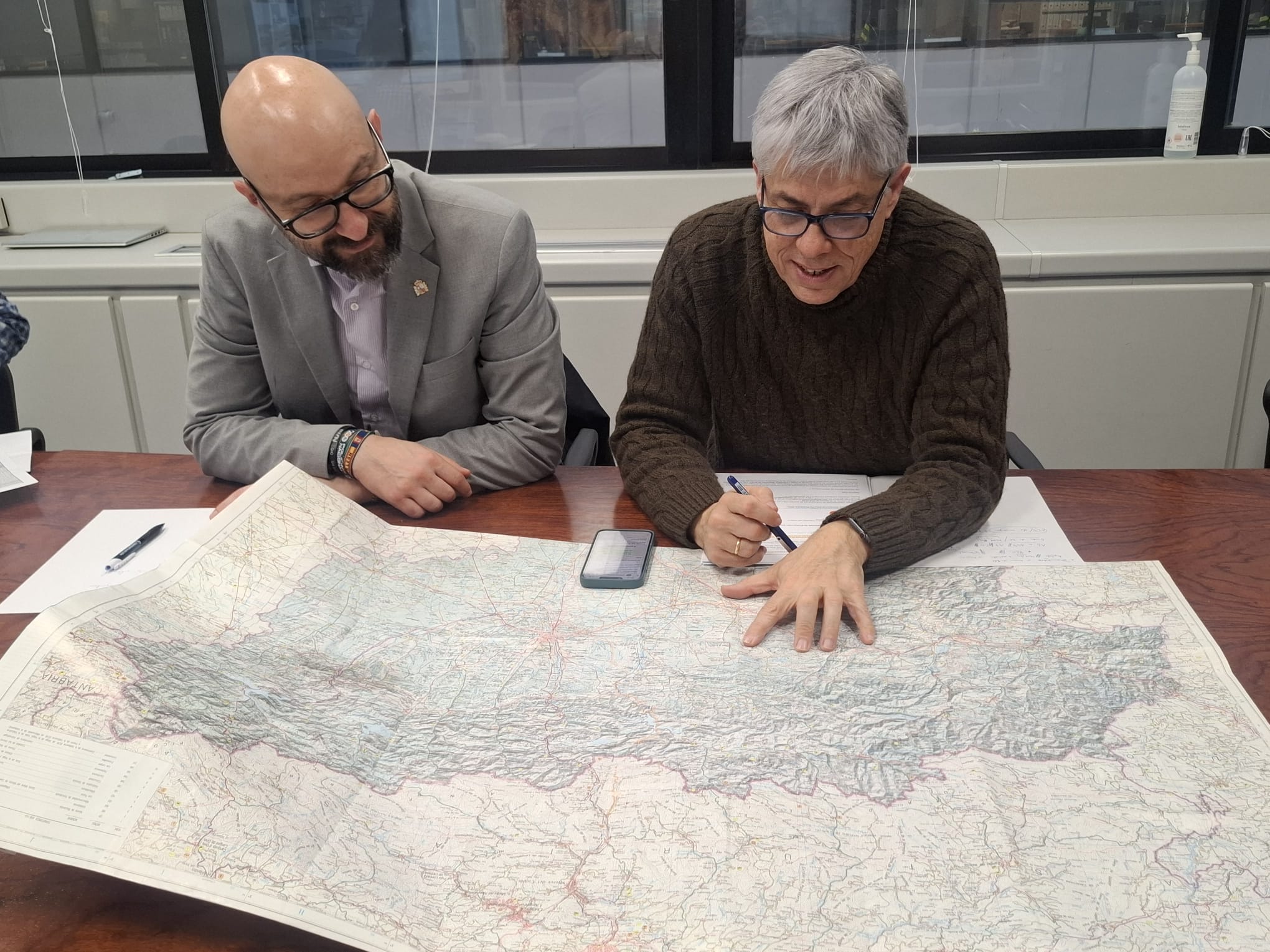 El subdelegado del Gobierno, Héctor Alaiz, con el delegado de la Junta, Eduardo Diego. | L.N.C.