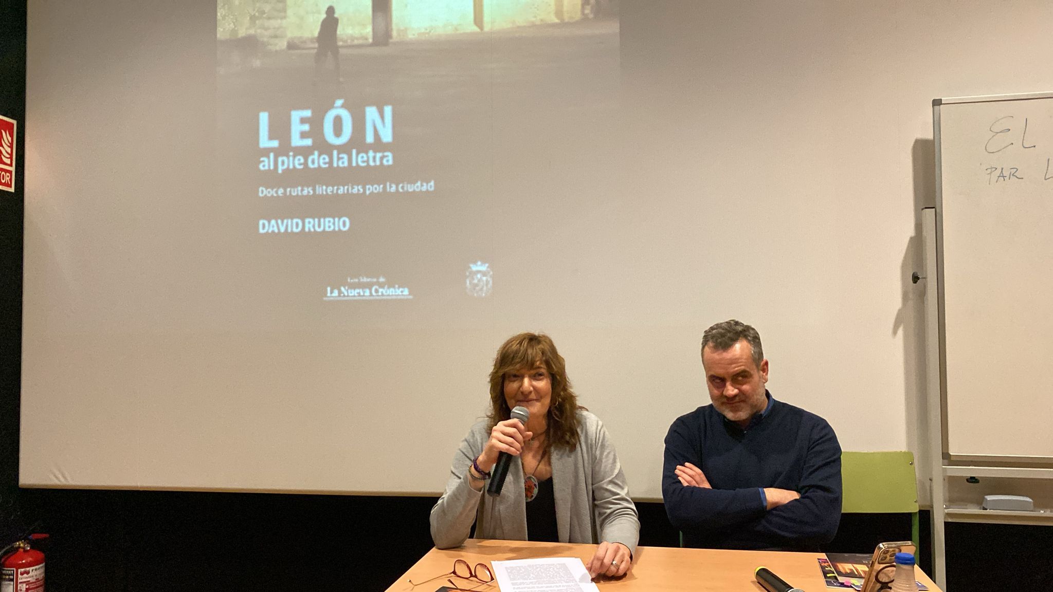 David Rubio inaugura el nuevo taller de escritura de Martes Literarios en Bembibre.