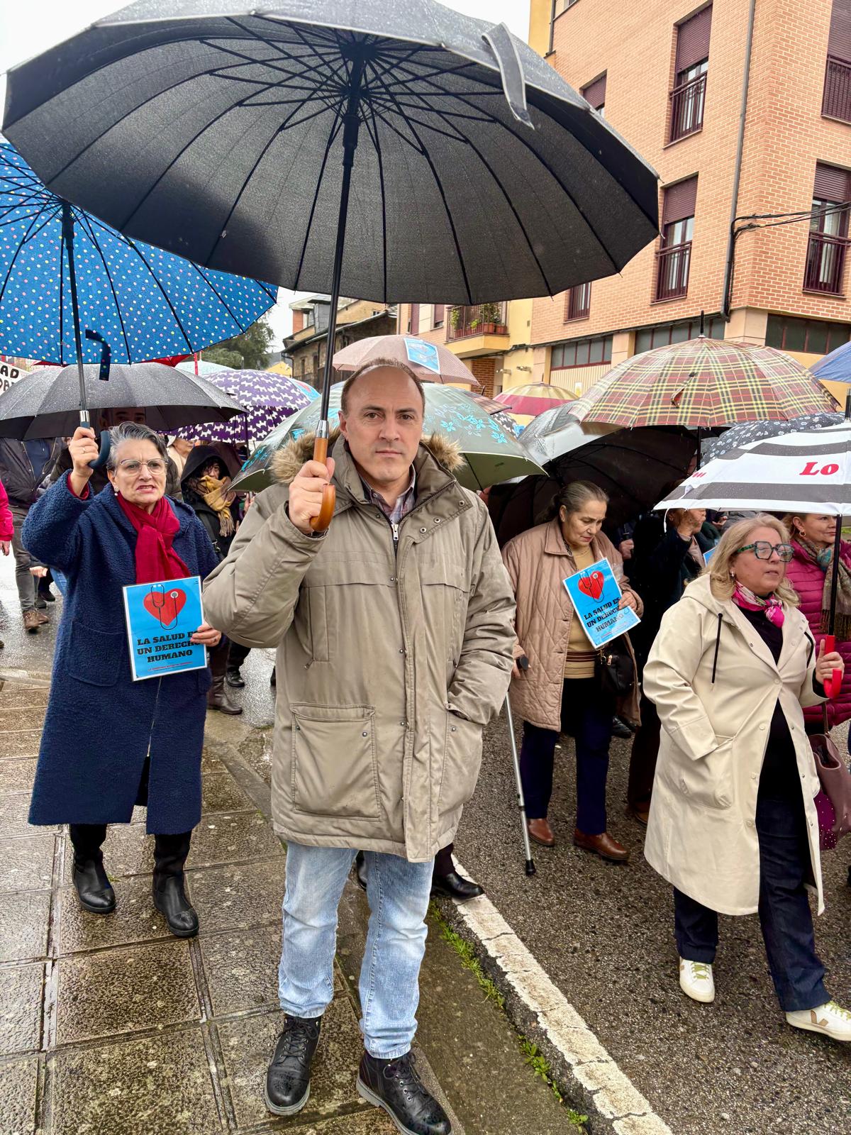Luis Carballo en la manifestación en Toreno.