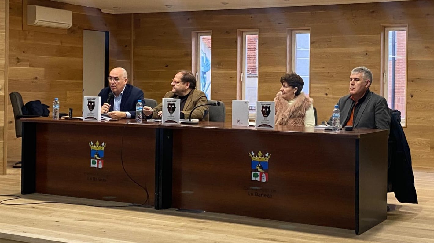 Francisco Balado, Javier Carrera, Luisa Arias y Jorge Vega durante la presentación. | L.N.C.