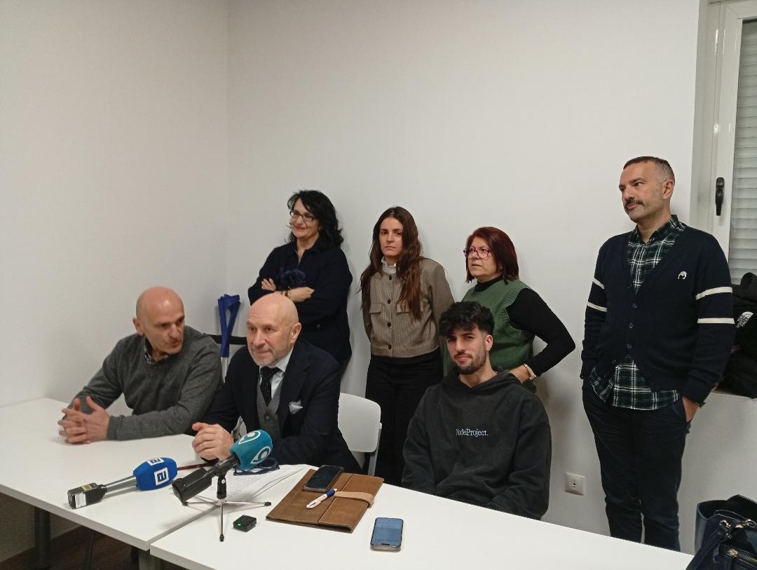 Un momento de la rueda de prensa sobre las papeletas en Villamanín. E. NIÑO