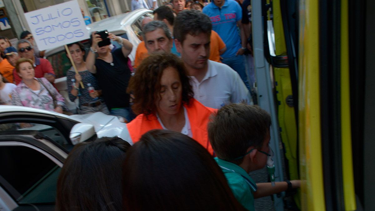 El niño de Sueros durante uno de los traslados con sus abuelos maternos, que nunca se llegó a producir. | MAURICIO PEÑA