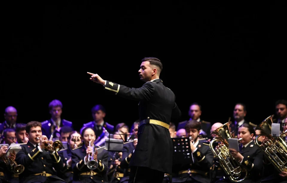 Javier Cebrero es el director musical de la Agrupación Musical Virgen de los Reyes de Sevilla. | VIRGEN DE LOS REYES