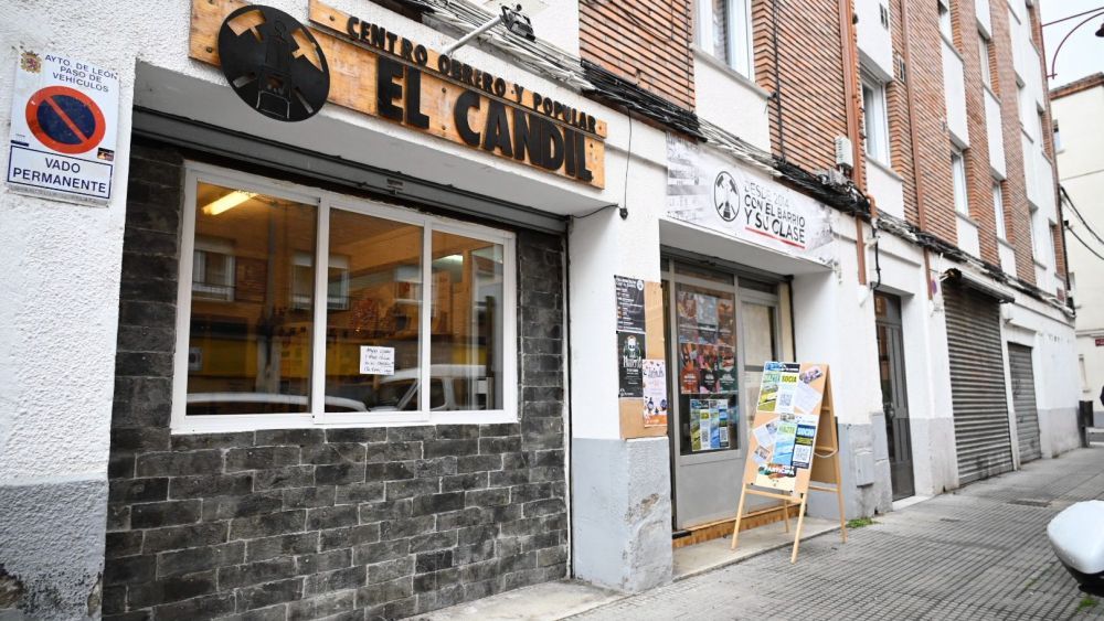 Una imagen del exterior del centro El Candil, ubicado en El Ejido. | SAÚL ARÉN