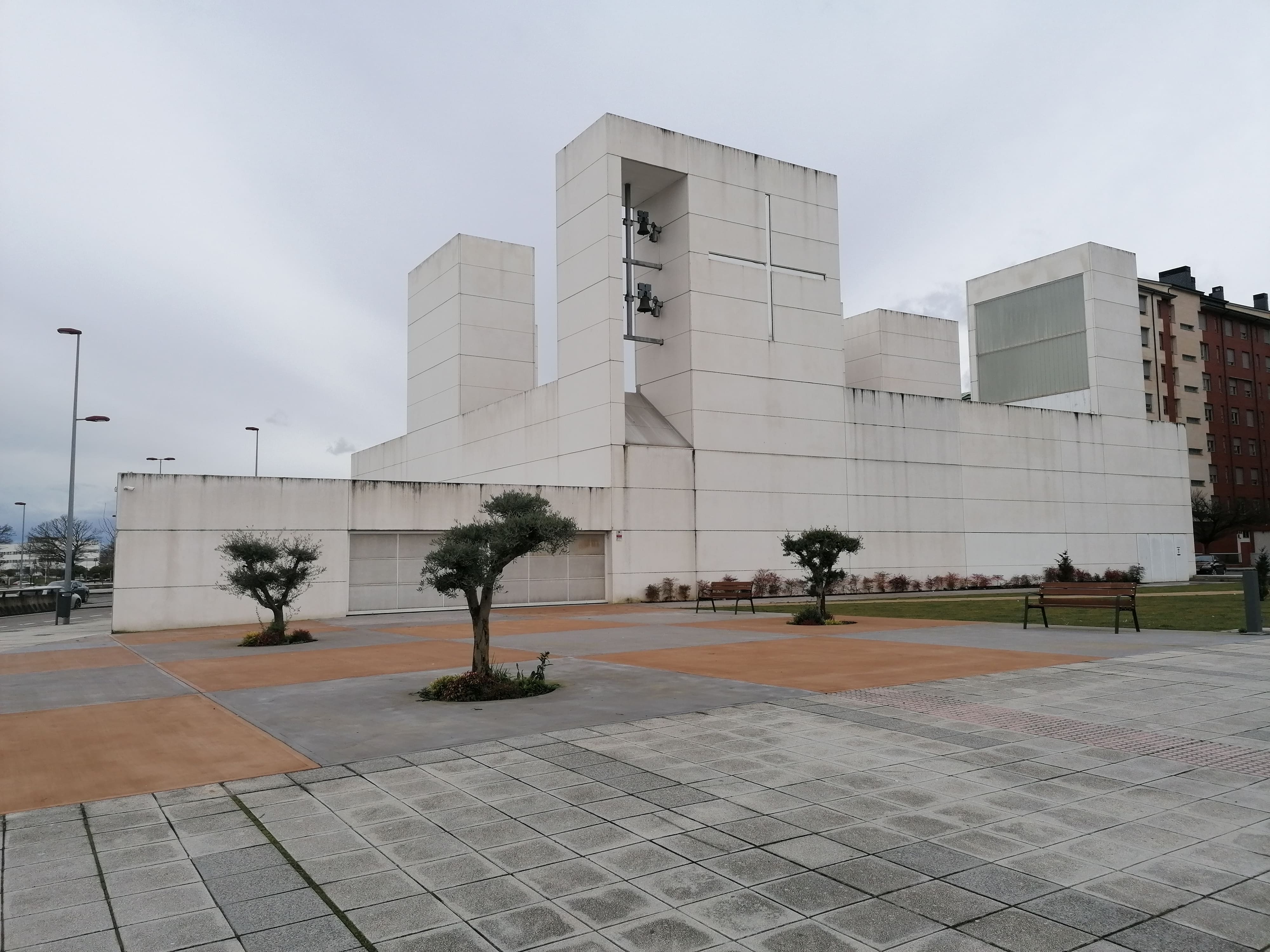 Iglesia del Buen Pastor, obra de los arquitectos Vicente y Ramos. Iglesia del Buen Pastor, obra de los arquitectos Vicente y Ramos.