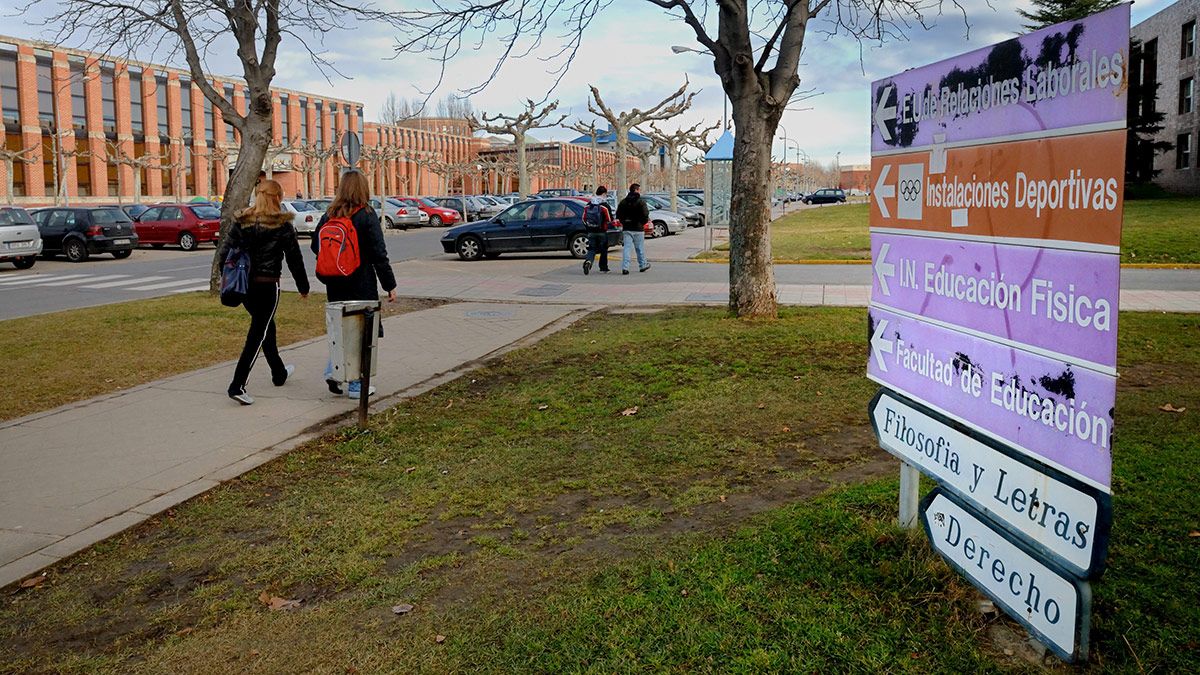 El campus de Vegazana será uno de los dos escenarios en los que se desarrollará la Selectividad en León. | MAURICIO PEÑA El campus de Vegazana será uno de los dos escenarios en los que se desarrollará la Selectividad en León. | MAURICIO PEÑA
