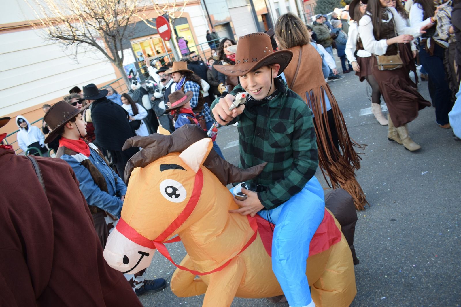 Desfile de Carnaval de Santa María del Páramo. | ALEJANDRO RODRÍGUEZ