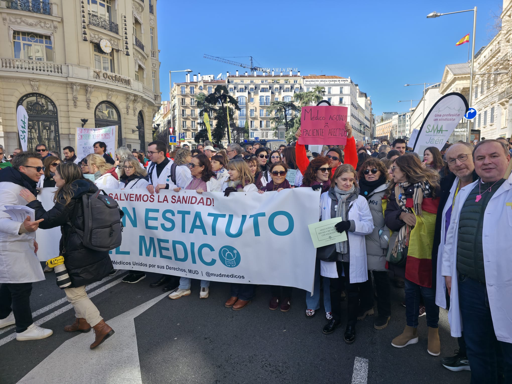 Médicos leoneses en la manifestación de Madrid