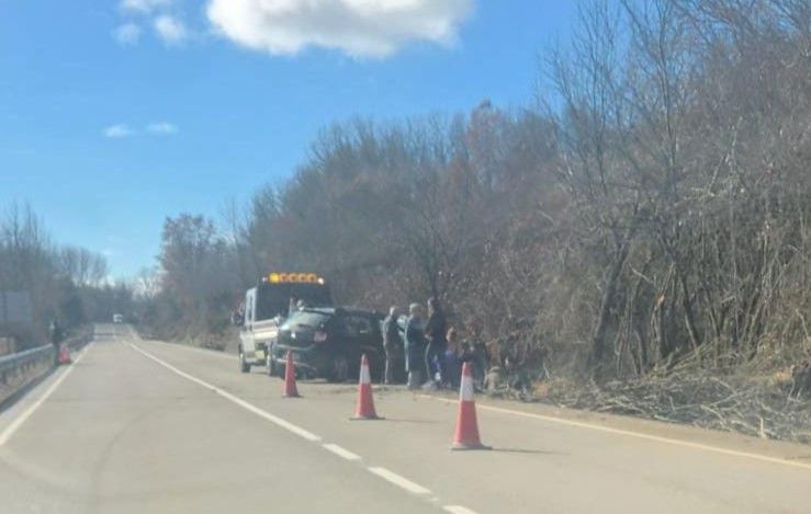 Imagen del accidente en el cruce de Manzaneda de Garrafe de Torío. | L.N.C.