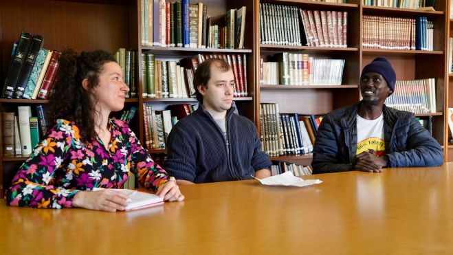 Ánxela Blanco, Marcos Roddie y Abdul durante la rueda de prensa celebrada en La Fontana