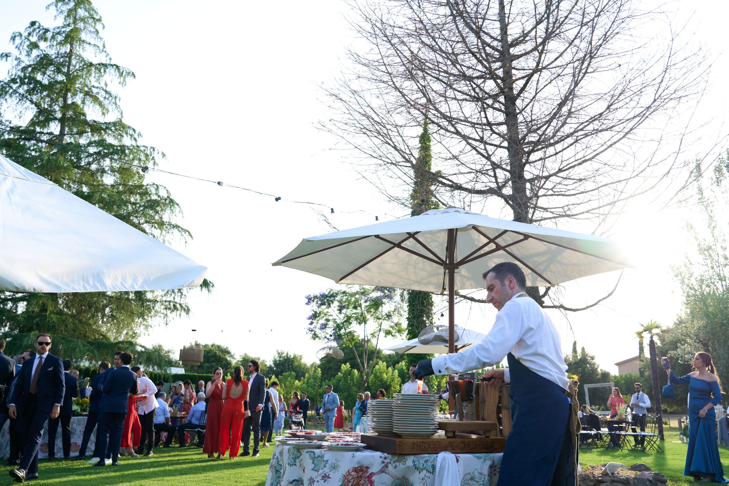 Cortador de cecina en una boda.