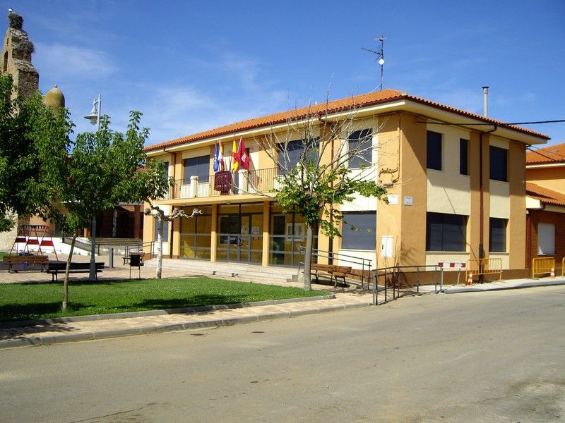 Vista del Ayuntamiento de Zotes del Páramo que mejorará su eficiencia energética. | L.N.C.
