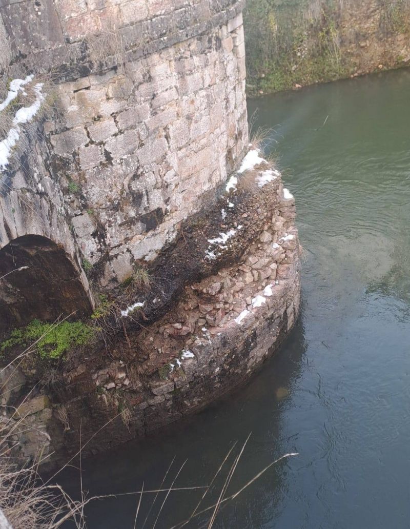 Grietas, desplazamientos y signos evidentes de deterioro estructural (1)