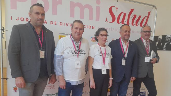 Autoridades participantes en las jornadas con los promotores de las mismas. | MAR IGLESIAS