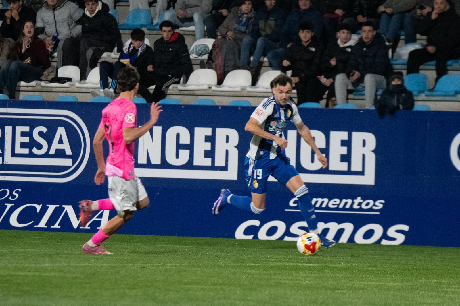 La Ponferradina logró su cuarta victoria en casa consecutiva, aunque tuvo que sudar y mucho. REPORTAJE GRÁFICO ENRIQUE RAMÓN