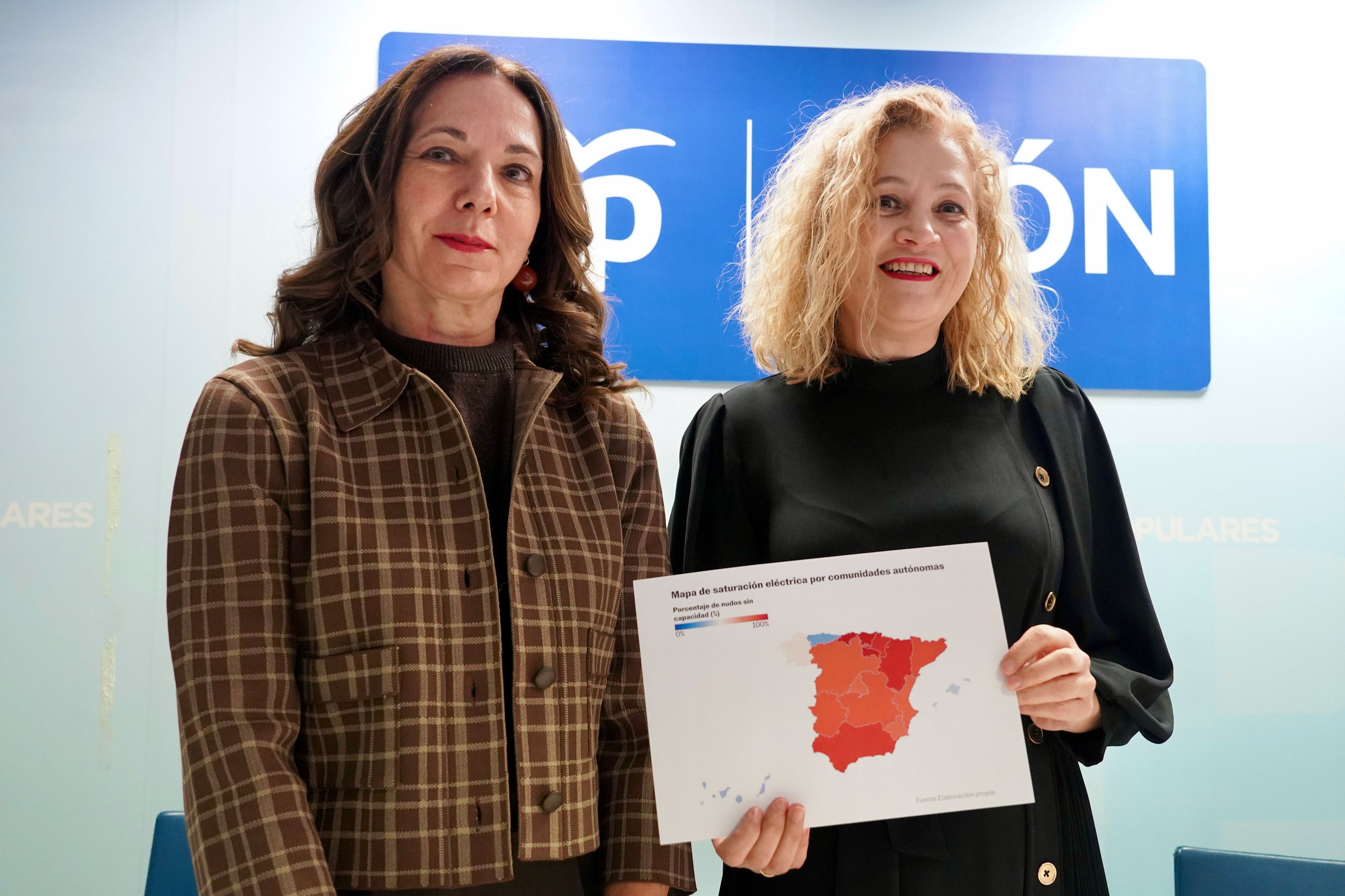 La candidata del PP de León a la Junta, María José Álvarez Casais, con la diputada Silvia Franco. | CAMPILLO (ICAL) La candidata del PP de León a la Junta, María José Álvarez Casais, con la diputada Silvia Franco. | CAMPILLO (ICAL)