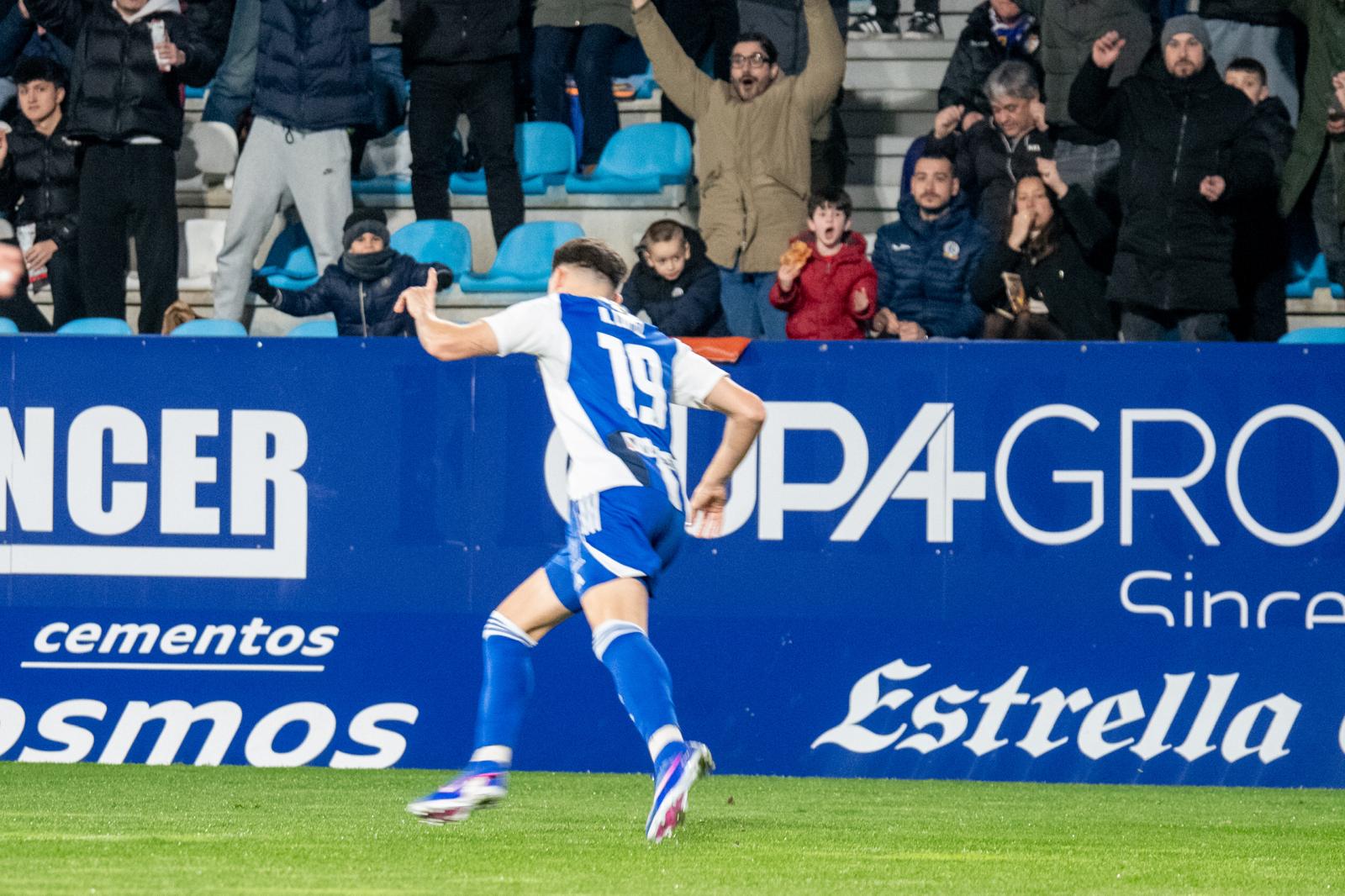 Andoni anotó su cuarto gol de la temporada para darle la victoria a la Ponferradina. ENRIQUE RAMÓN