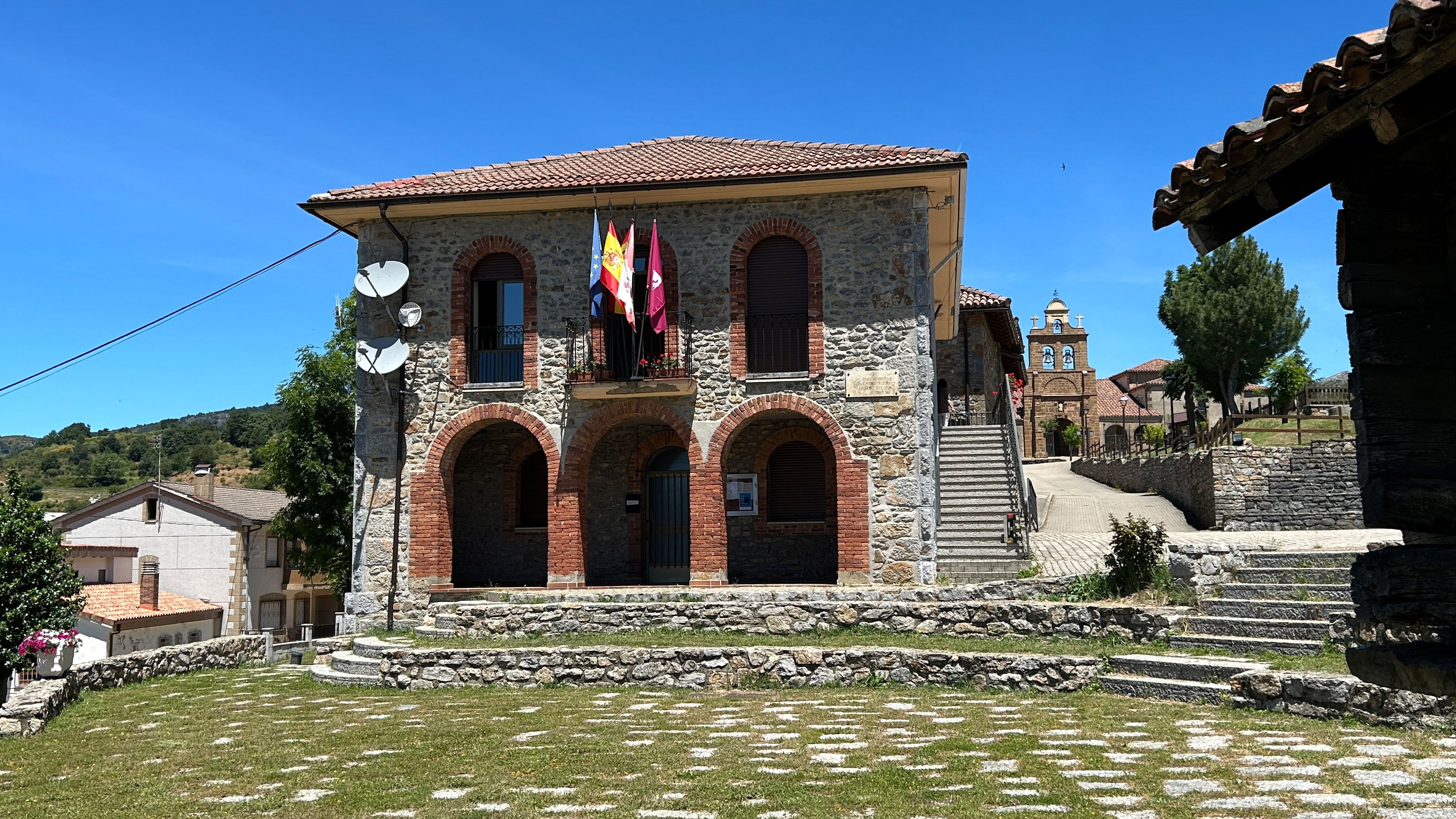 Ayuntamiento de Prioro. | L.N.C.